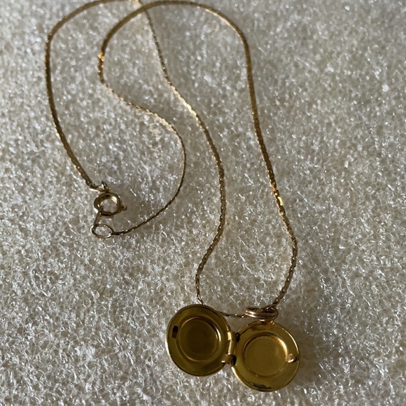 Vintage Gold Necklace with Blue and Pink Pendant - Picture 3 of 4